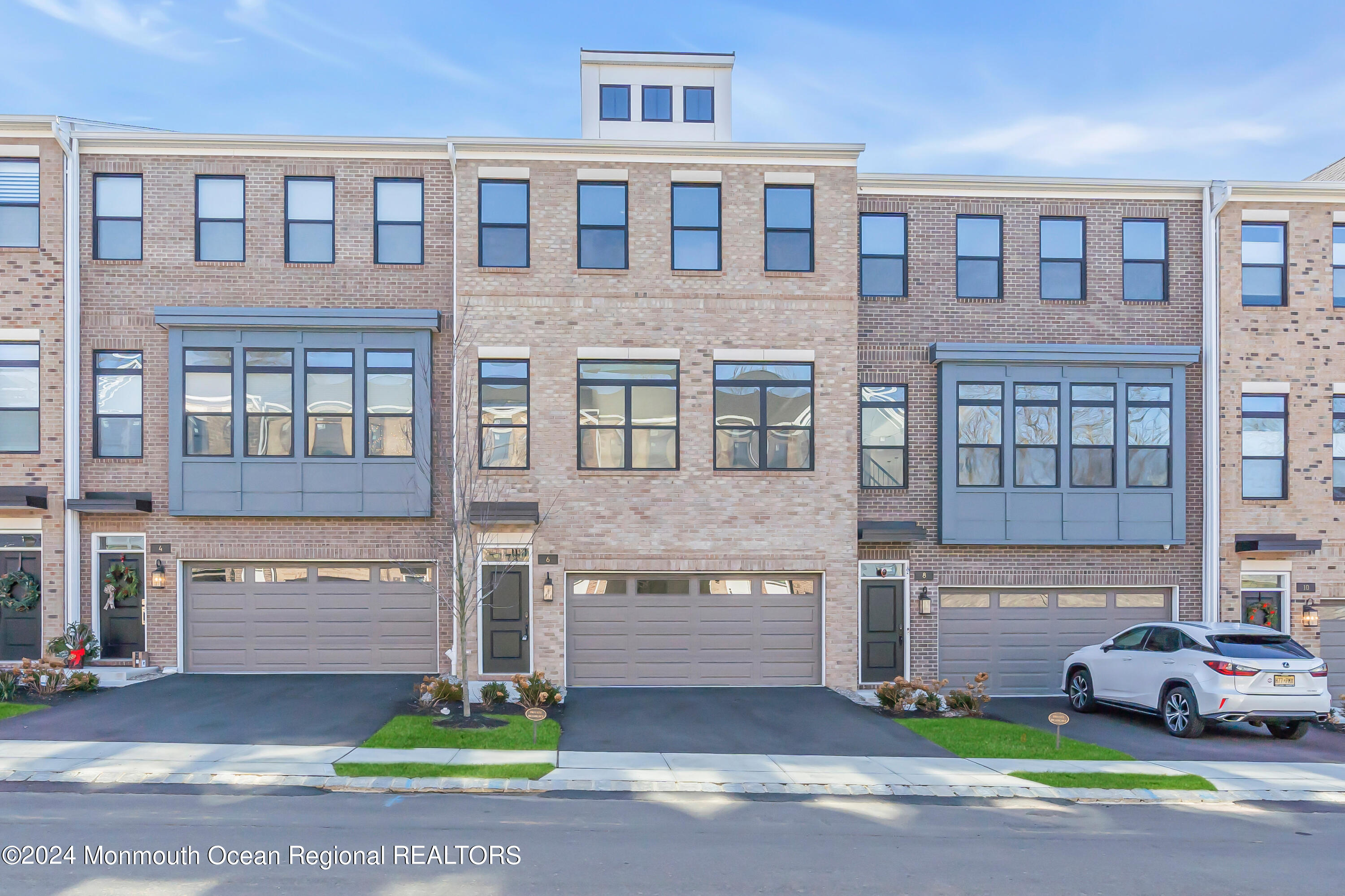 Middletown, New Jersey, 07748, United States, 4 Bedrooms Bedrooms, ,4 BathroomsBathrooms,Residential,For Sale,2001842