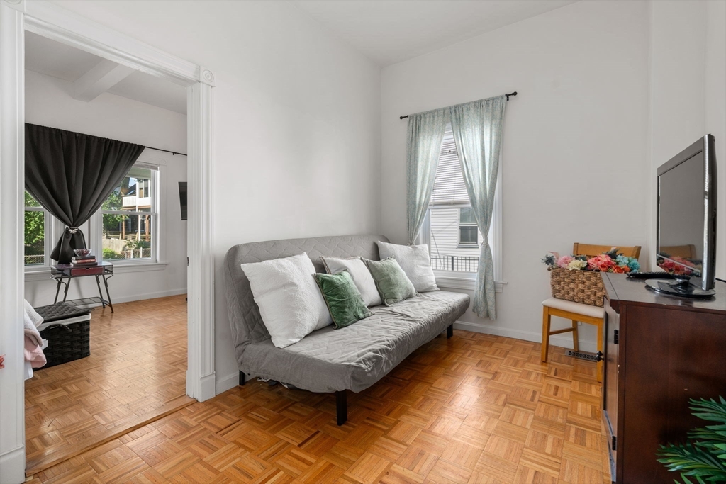 Somerville, Massachusetts, 02145, United States, 5 Bedrooms Bedrooms, ,3 BathroomsBathrooms,Residential,For Sale,1818195