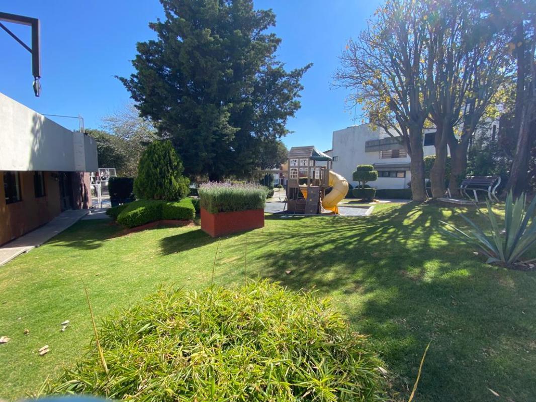 Lomas de San Mateo, Naucalpan de Juárez, Estado de México, 53227, Mexico, 4 Bedrooms Bedrooms, ,4 BathroomsBathrooms,Residential,For Sale,Lomas de San Mateo,1442481