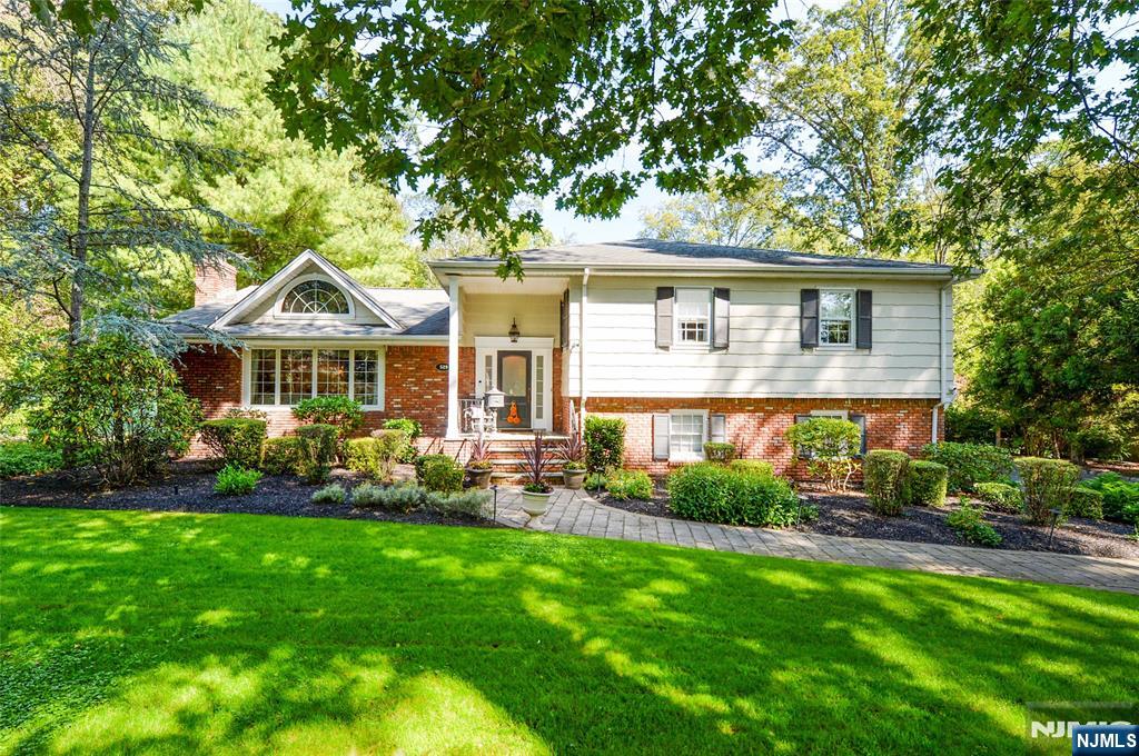 Wyckoff, New Jersey, 07481, United States, 4 Bedrooms Bedrooms, ,3 BathroomsBathrooms,Residential,For Sale,1950847