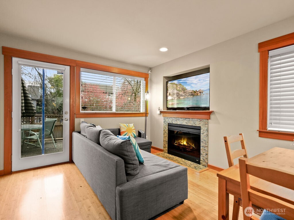 Seattle, Washington, 98144, United States, 2 Bedrooms Bedrooms, ,2 BathroomsBathrooms,Residential,For Sale,1987312