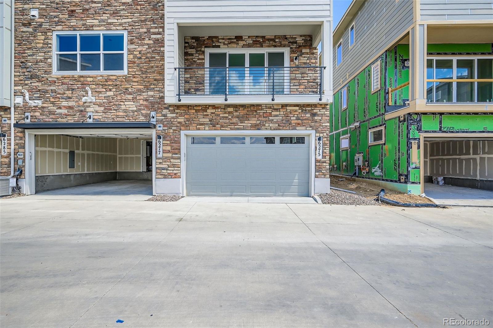 Aurora, Colorado, 80019, United States, 4 Bedrooms Bedrooms, ,3 BathroomsBathrooms,Residential,For Sale,1958574