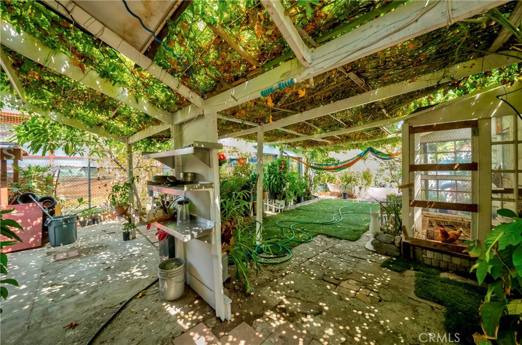 Los Angeles, California, 90018, United States, 3 Bedrooms Bedrooms, ,1 BathroomBathrooms,Residential,For Sale,1887928