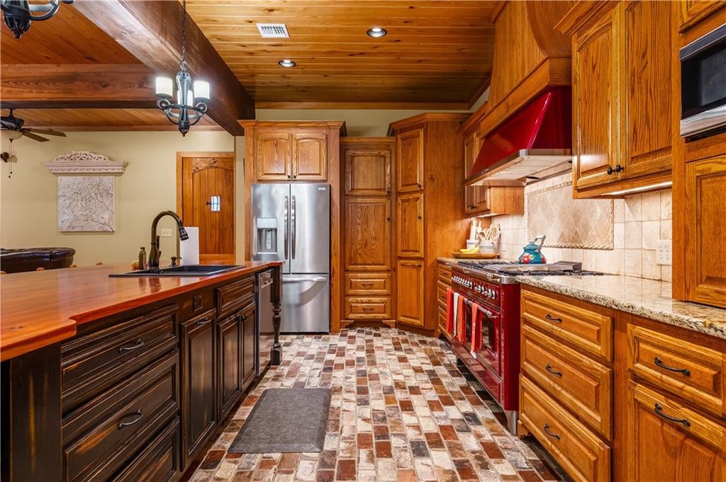 Trout, Louisiana, 71371, United States, 3 Bedrooms Bedrooms, ,4 BathroomsBathrooms,Residential,For Sale,1982667