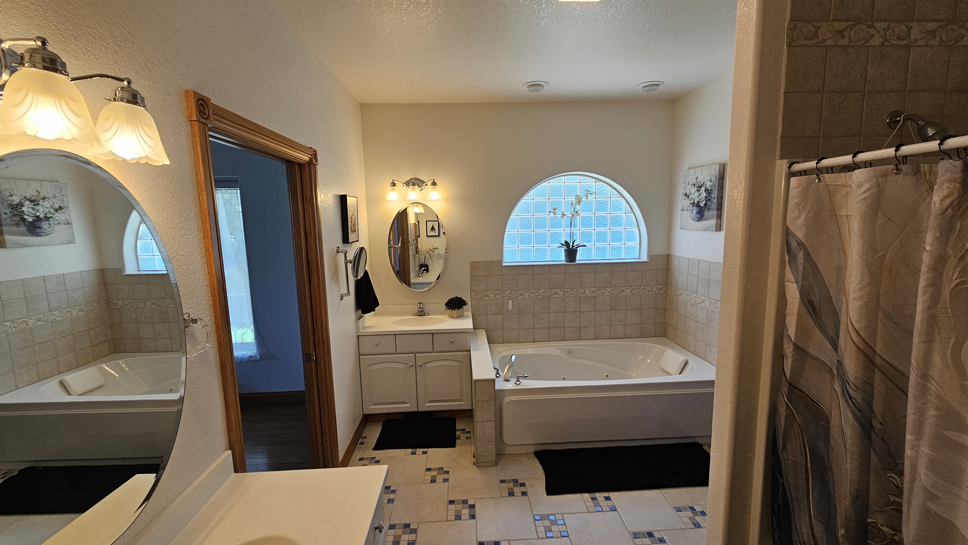 Fort Morgan, Colorado, 80701, United States, 5 Bedrooms Bedrooms, ,3 BathroomsBathrooms,Residential,For Sale,1983878