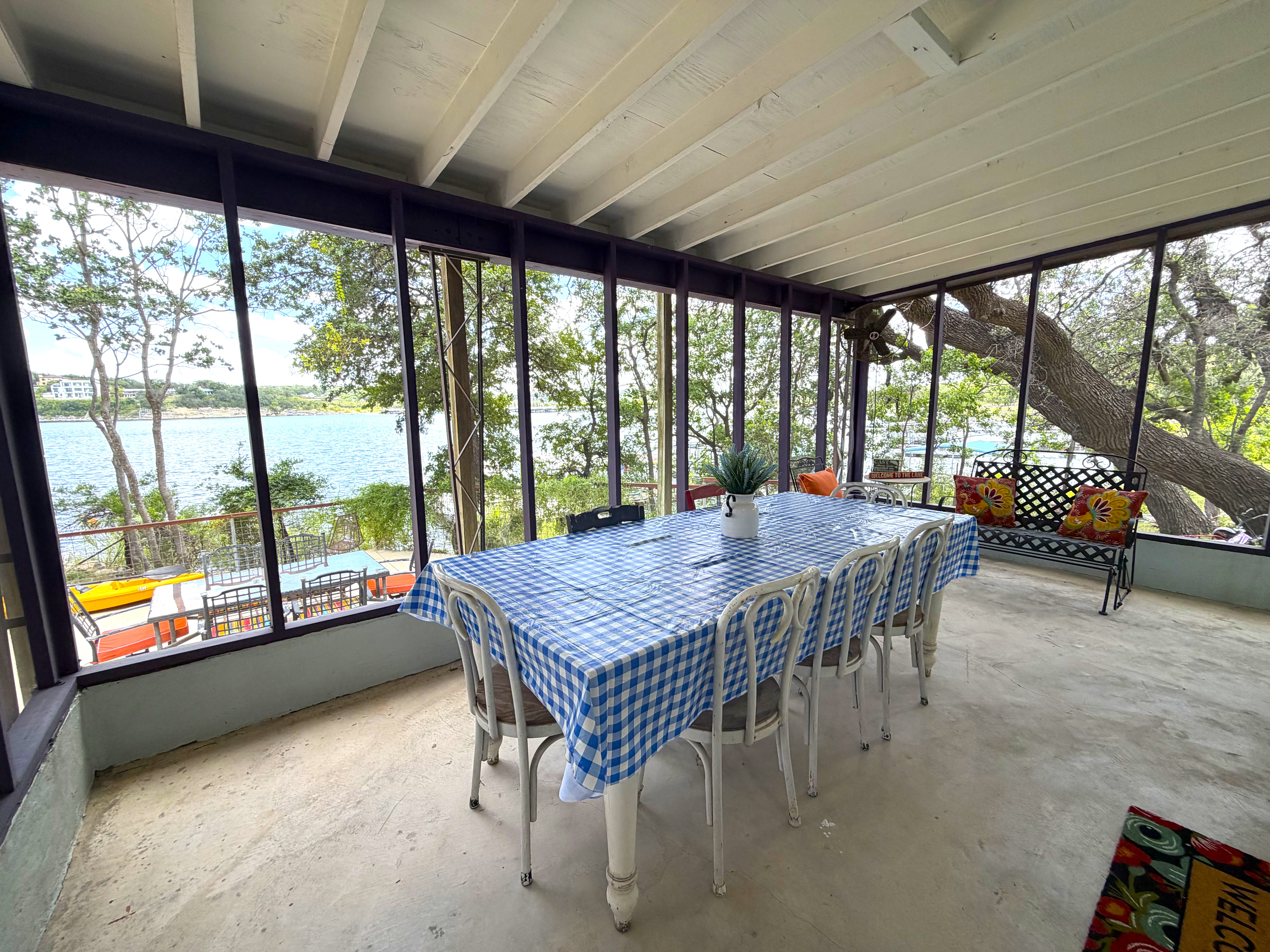  JUST LISTED - Charming lakefront retreat on Lake Travis - 物件實景