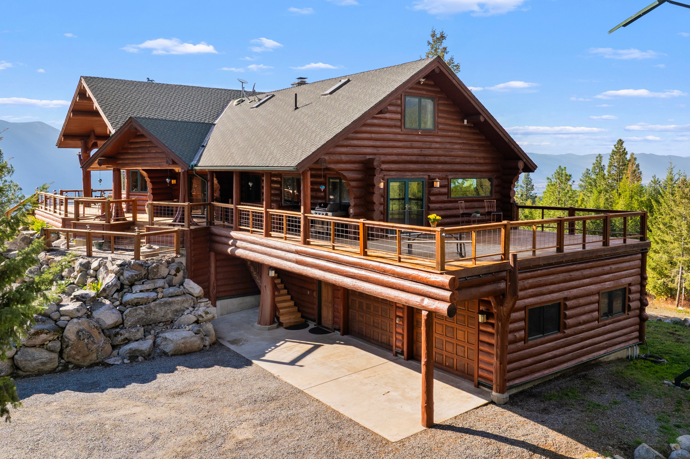 Bonners Ferry, Idaho, 83805, United States, 3 Bedrooms Bedrooms, ,4 BathroomsBathrooms,Residential,For Sale,1984473