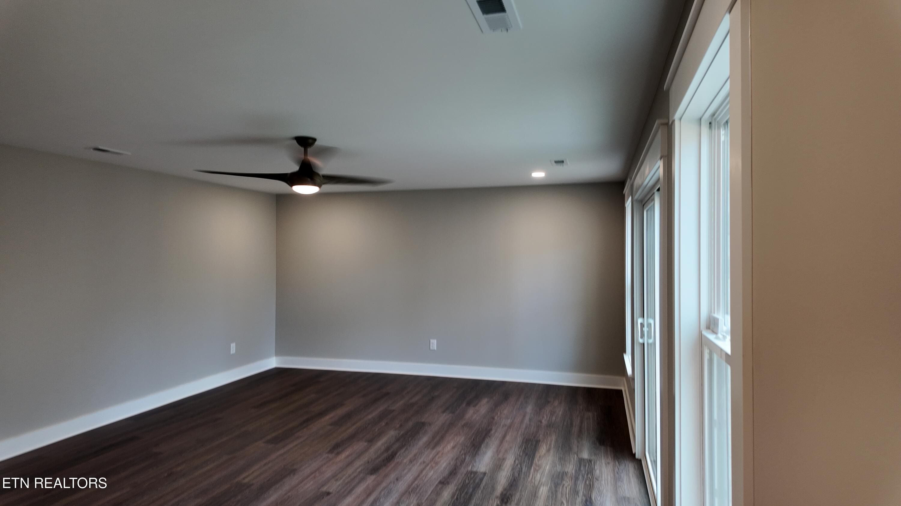 Loudon, Tennessee, 37774, United States, 4 Bedrooms Bedrooms, ,3 BathroomsBathrooms,Residential,For Sale,1981899