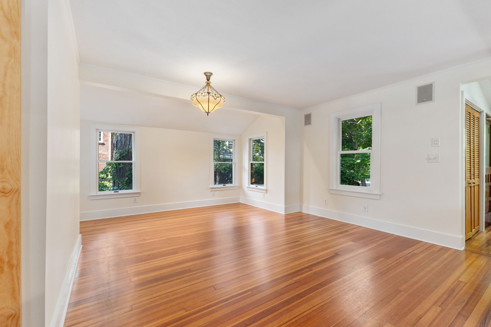  6 Pinewood Avenue, Saratoga Springs, NY, 12866 - 物件實景