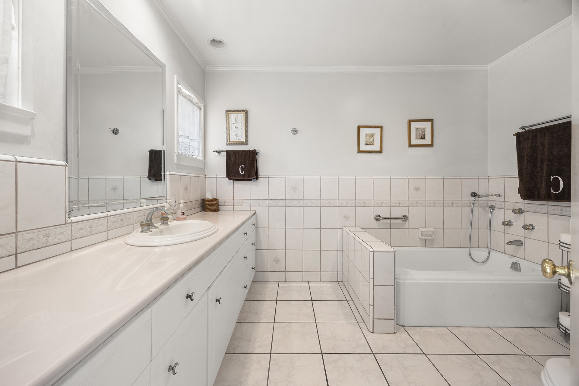 Pasadena, California, 91107, United States, 4 Bedrooms Bedrooms, ,1 BathroomBathrooms,Residential,For Sale,1975607