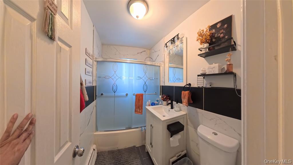 Bronx, New York, 10473, United States, 8 Bedrooms Bedrooms, ,2 BathroomsBathrooms,Residential,For Sale,1990795