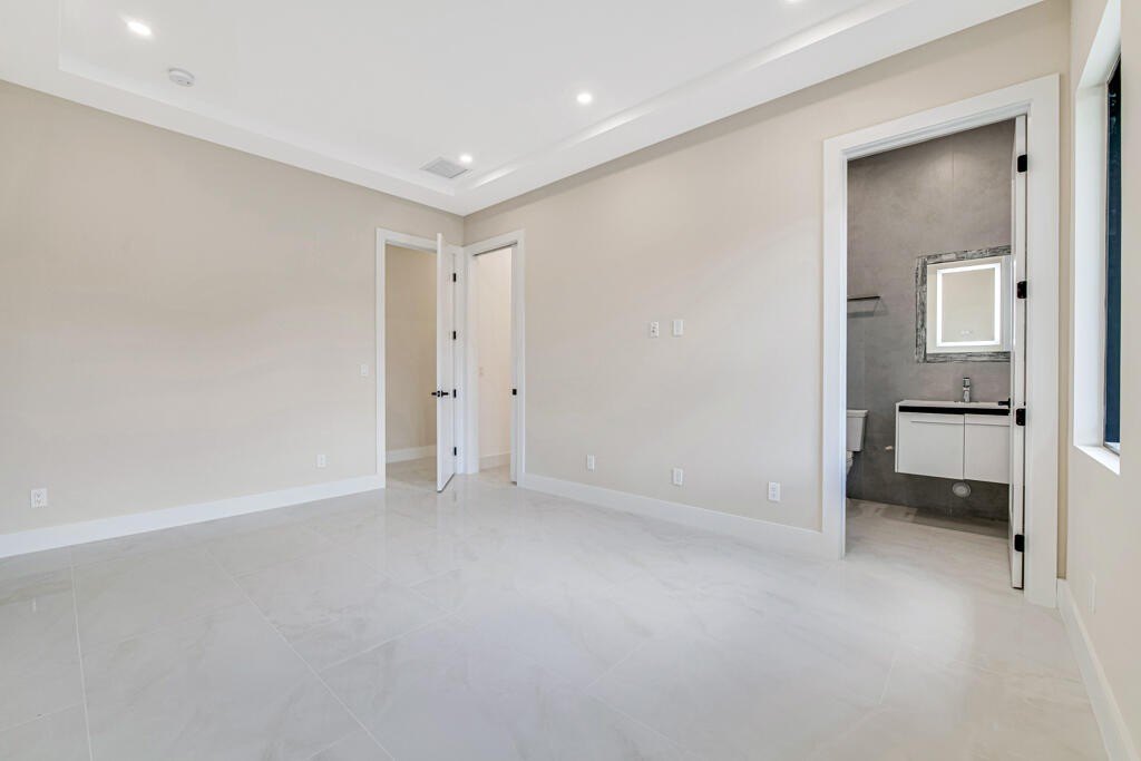 Palm Springs, Florida, 33461, United States, 4 Bedrooms Bedrooms, ,5 BathroomsBathrooms,Residential,For Sale,1835597