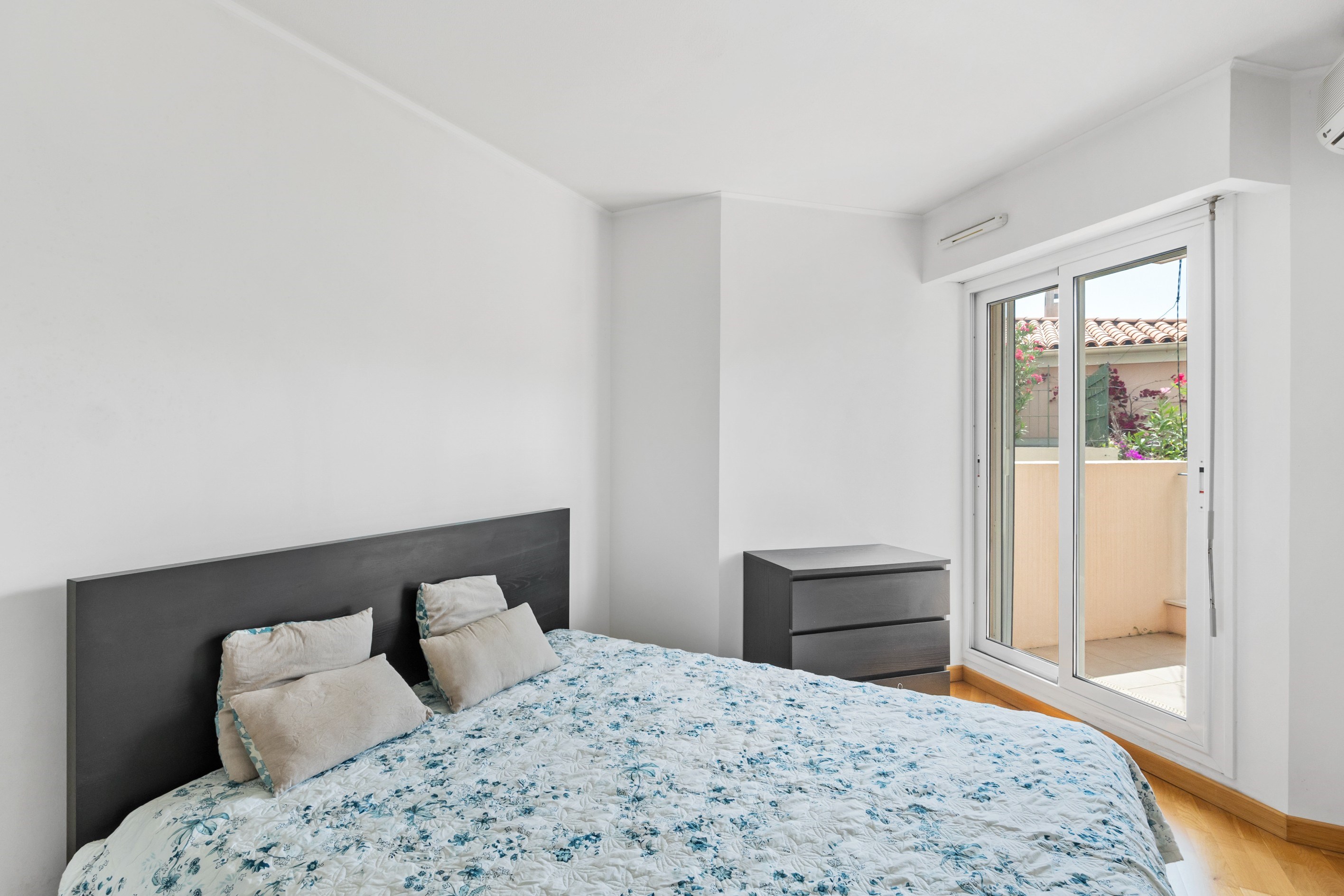  Mandelieu-la-Napoule, duplex apartment with sea view, private garden and pool - 物件實景