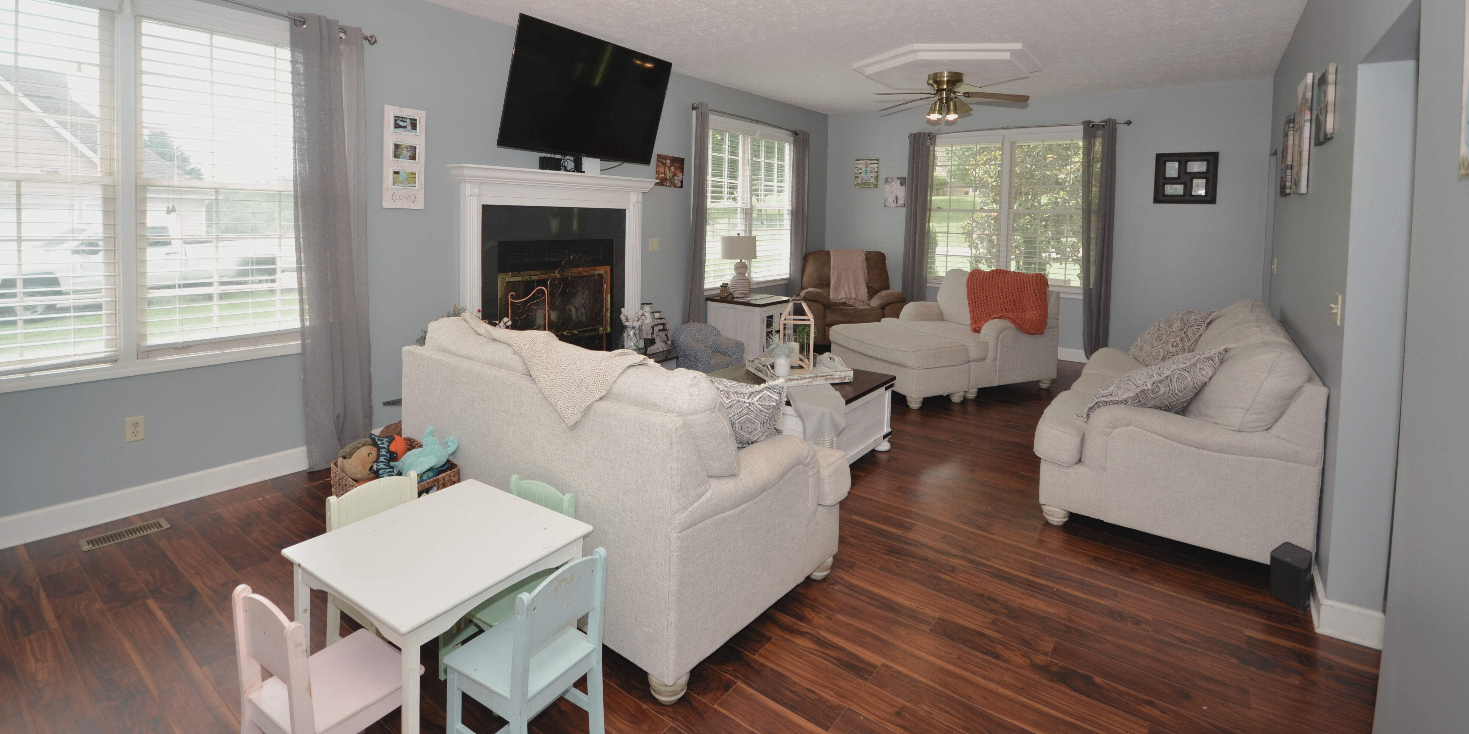 Kodak, Tennessee, 37764, United States, 4 Bedrooms Bedrooms, ,3 BathroomsBathrooms,Residential,For Sale,1887737