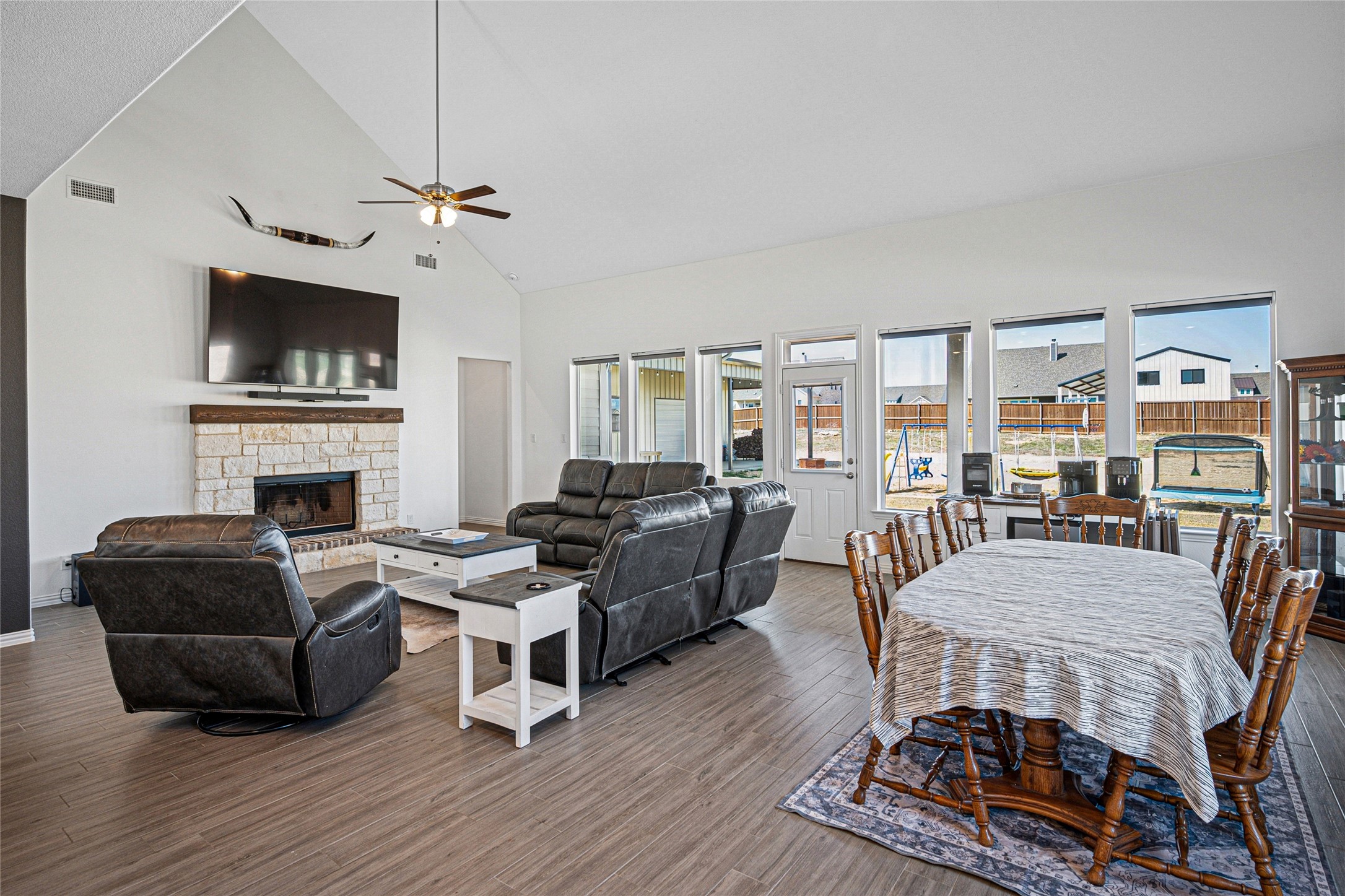 Rhome, Texas, 76078, United States, 4 Bedrooms Bedrooms, ,4 BathroomsBathrooms,Residential,For Sale,1746060
