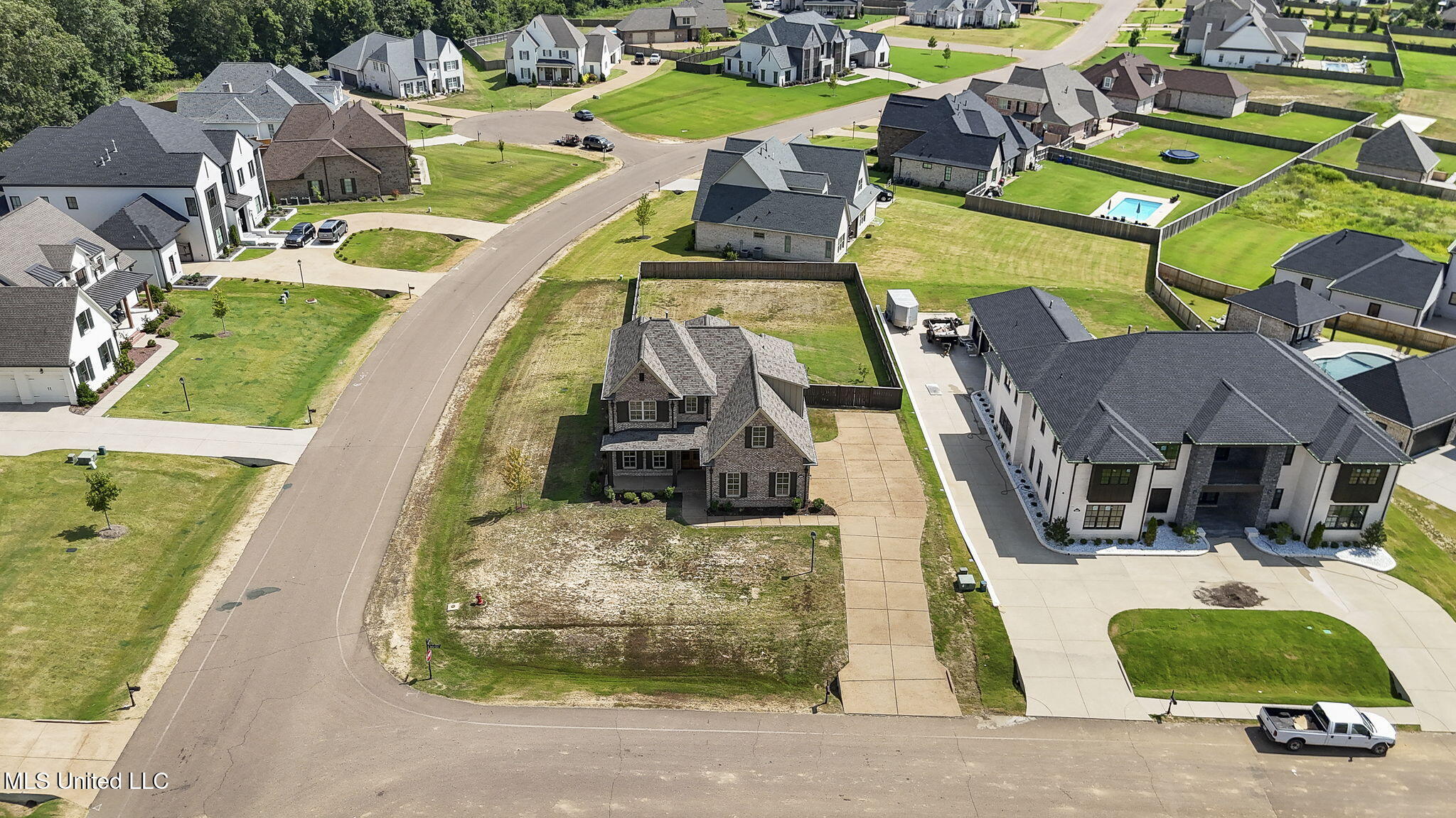Olive Branch, Mississippi, 38654, United States, 5 Bedrooms Bedrooms, ,4 BathroomsBathrooms,Residential,For Sale,1906747