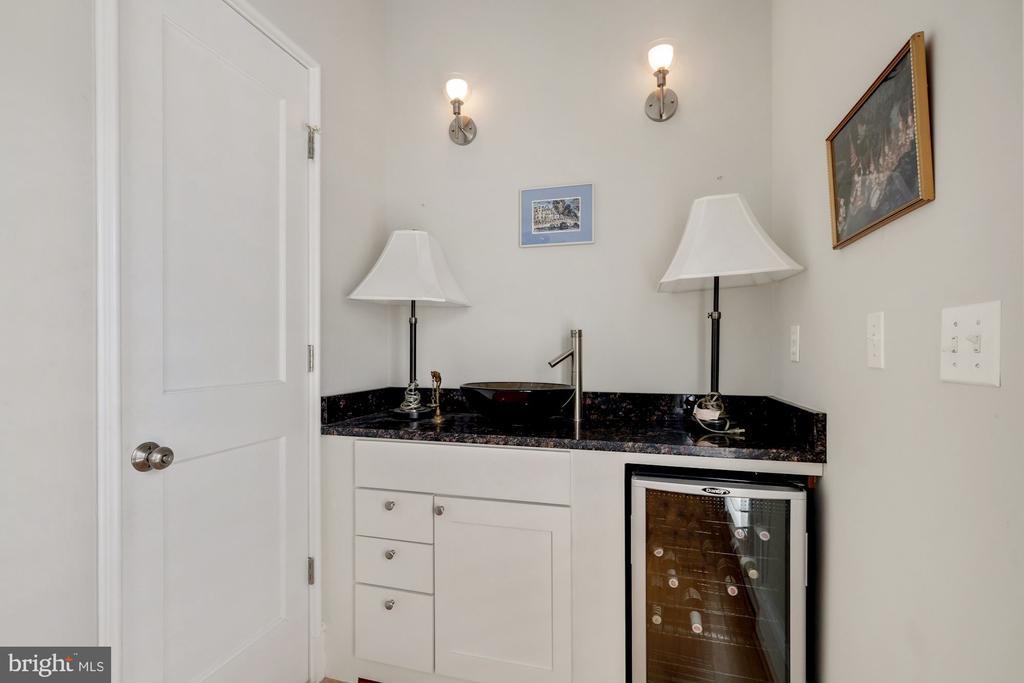 Washington, District of Columbia, 20009, United States, 3 Bedrooms Bedrooms, ,3 BathroomsBathrooms,Residential,For Sale,2027889