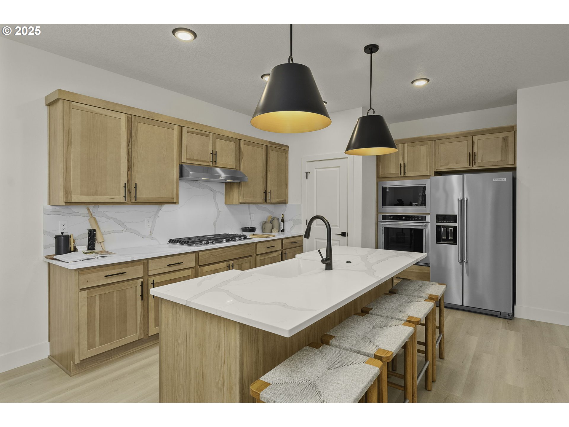 Beaverton, Oregon, 97003, United States, 5 Bedrooms Bedrooms, ,4 BathroomsBathrooms,Residential,For Sale,1735773