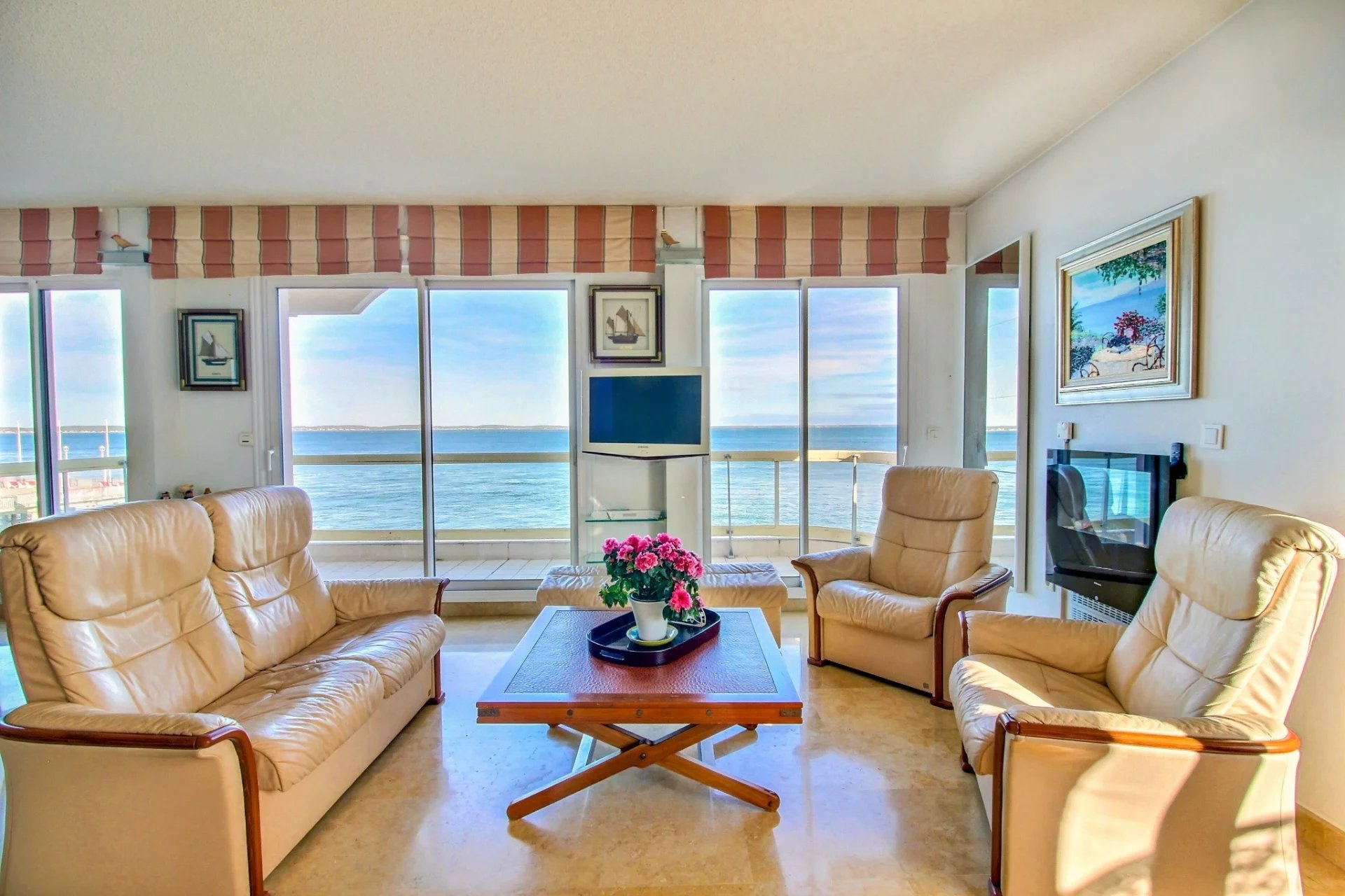 Arcachon, New Aquitaine, 33120, FR, 3 Bedrooms Bedrooms, ,3 BathroomsBathrooms,Residential,For Sale,1996212