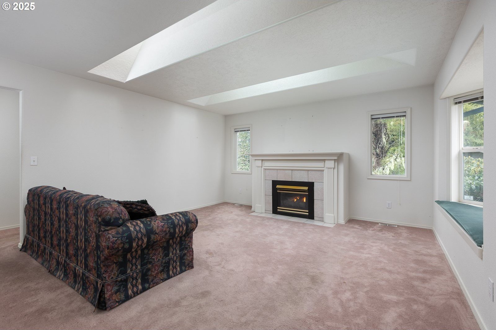 Toledo, Oregon, 97391, United States, 6 Bedrooms Bedrooms, ,4 BathroomsBathrooms,Residential,For Sale,1722214