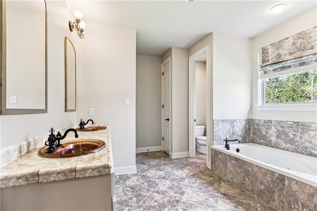 Madisonville, Louisiana, 70447, United States, 4 Bedrooms Bedrooms, ,4 BathroomsBathrooms,Residential,For Sale,1946948
