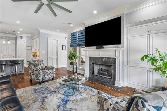 Mandeville, Louisiana, 70471, United States, 5 Bedrooms Bedrooms, ,6 BathroomsBathrooms,Residential,For Sale,2025079