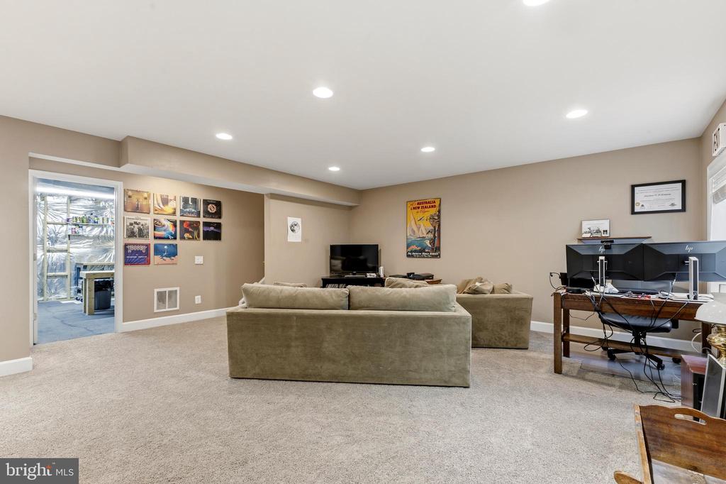 Leesburg, Virginia, 20175, United States, 3 Bedrooms Bedrooms, ,4 BathroomsBathrooms,Residential,For Sale,2049471