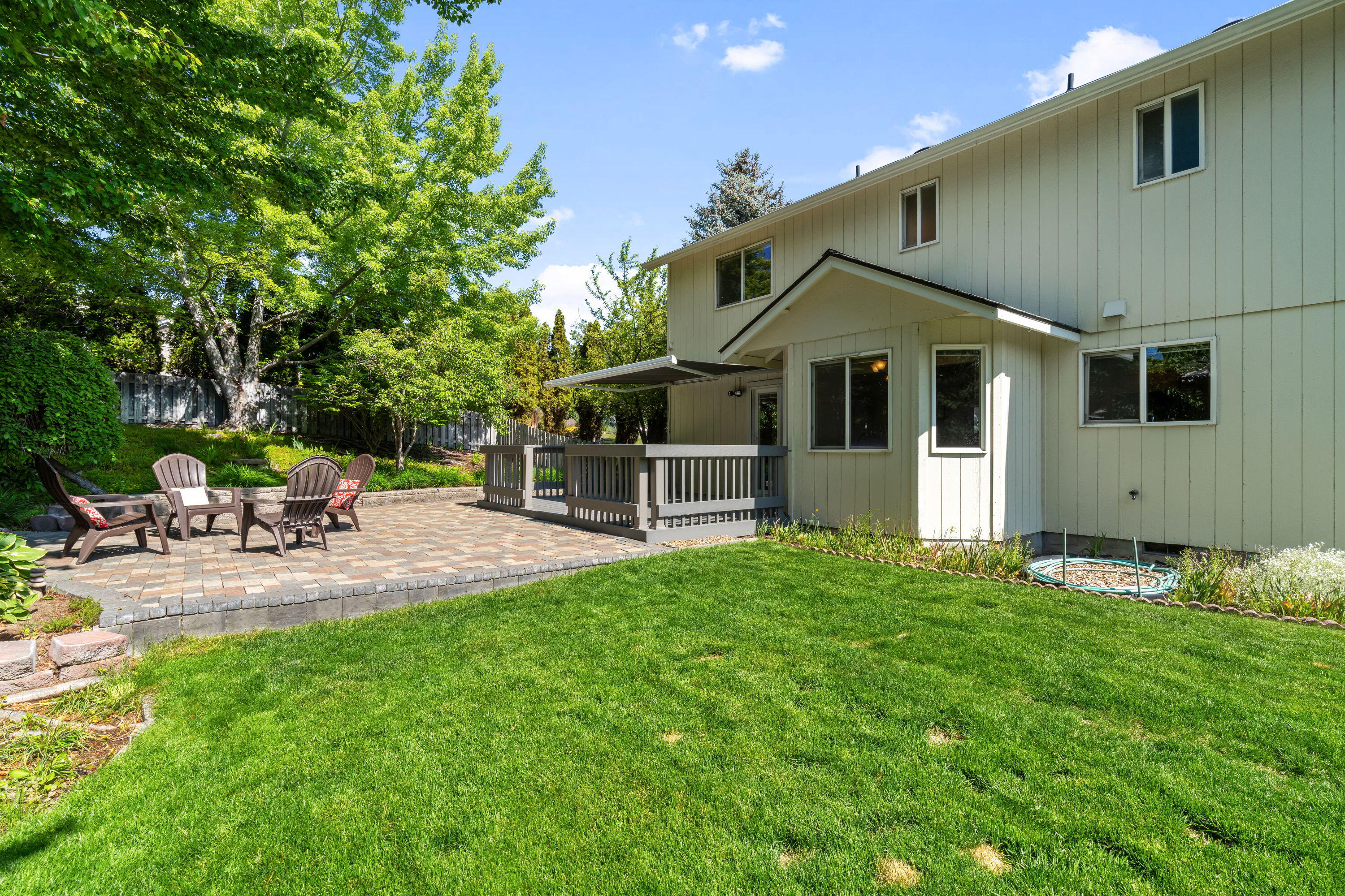Redmond, Oregon, 97756, United States, 3 Bedrooms Bedrooms, ,4 BathroomsBathrooms,Residential,For Sale,1856956