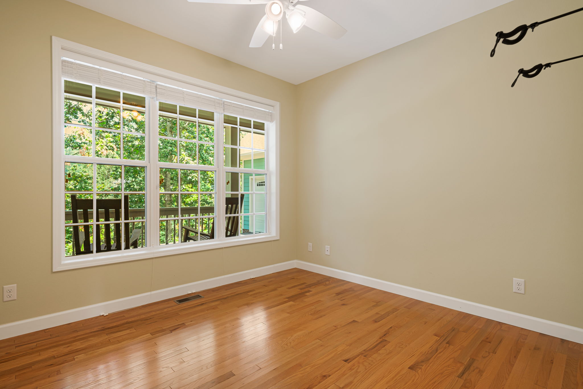 Mars Hill, North Carolina, 28754, United States, 3 Bedrooms Bedrooms, ,3 BathroomsBathrooms,Residential,For Sale,1923227