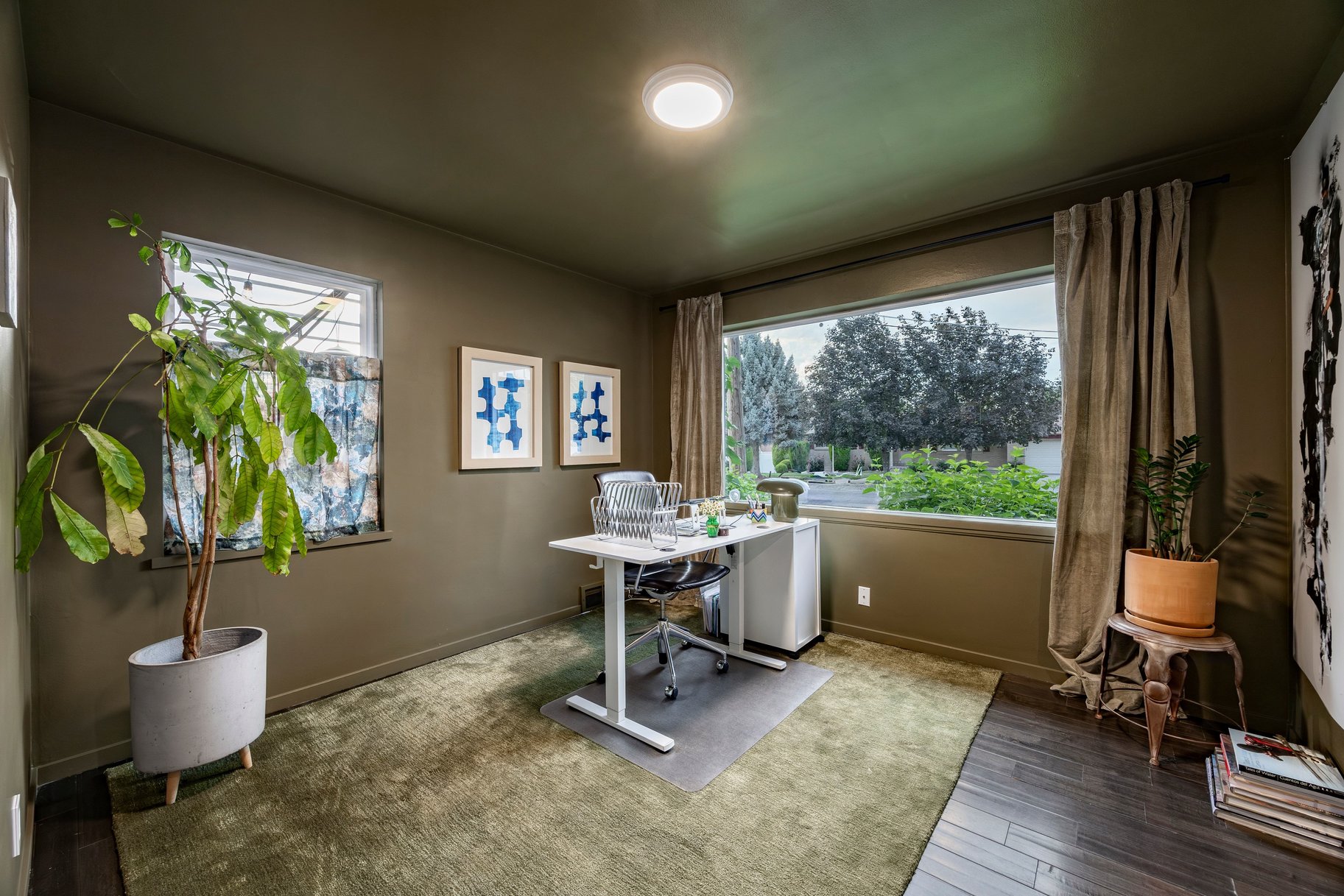  Spacious Millcreek Bungalow with Expansive Backyard & 2-Car Garage - 物件實景