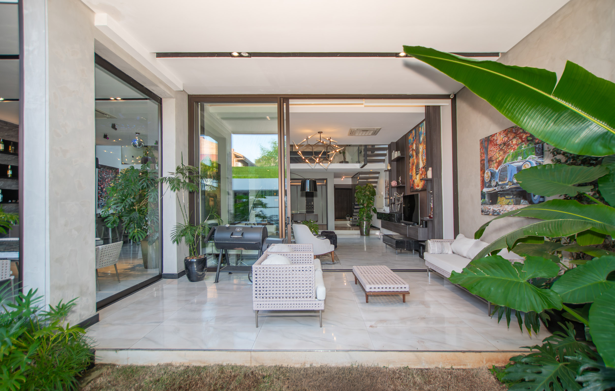  Exclusive Fully Furnished 4-Bedroom En-Suite Residence - 物件實景