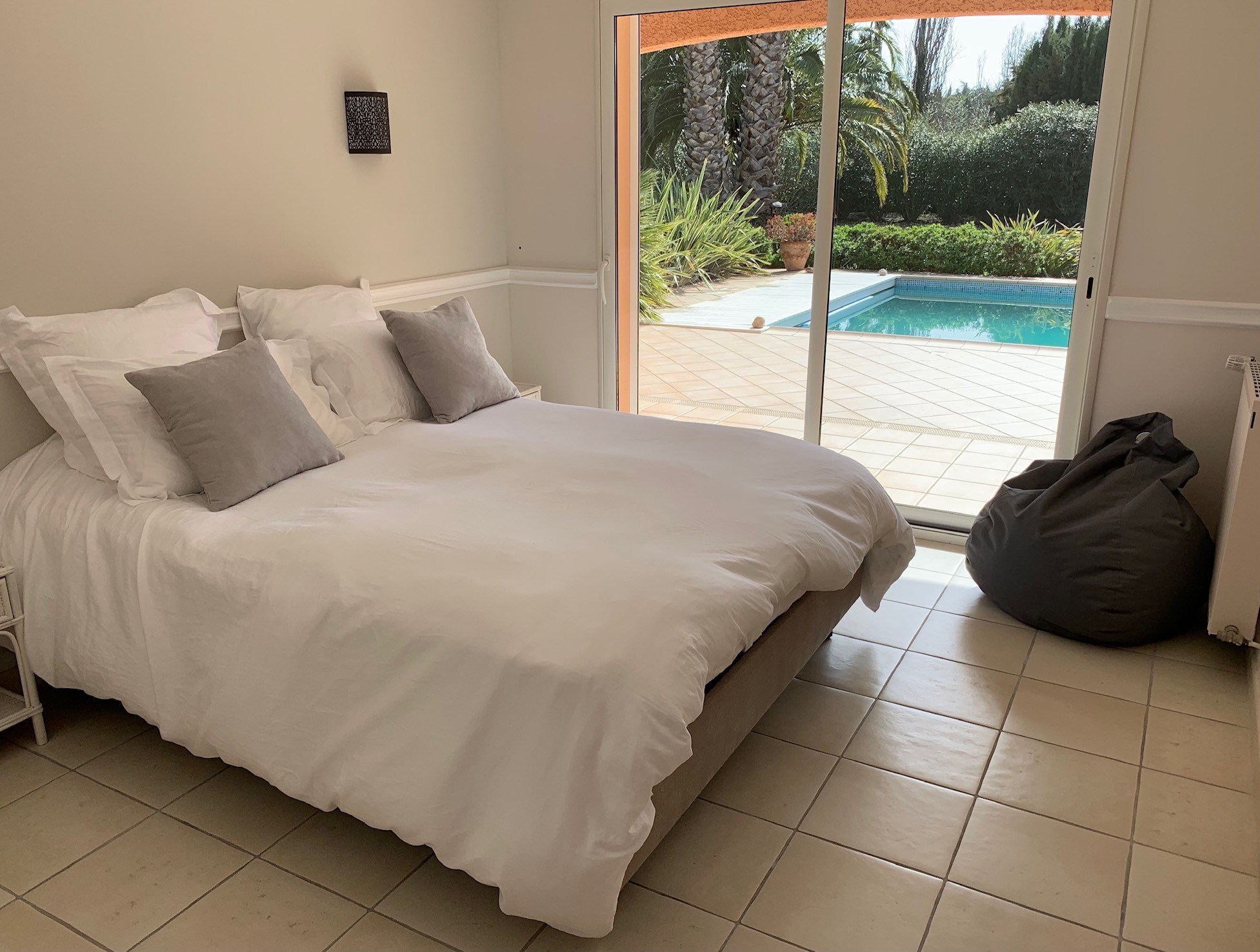  Elegant Single-Level Property on 5,000 sqm Landscaped Grounds with Pool and Com… - 物件實景