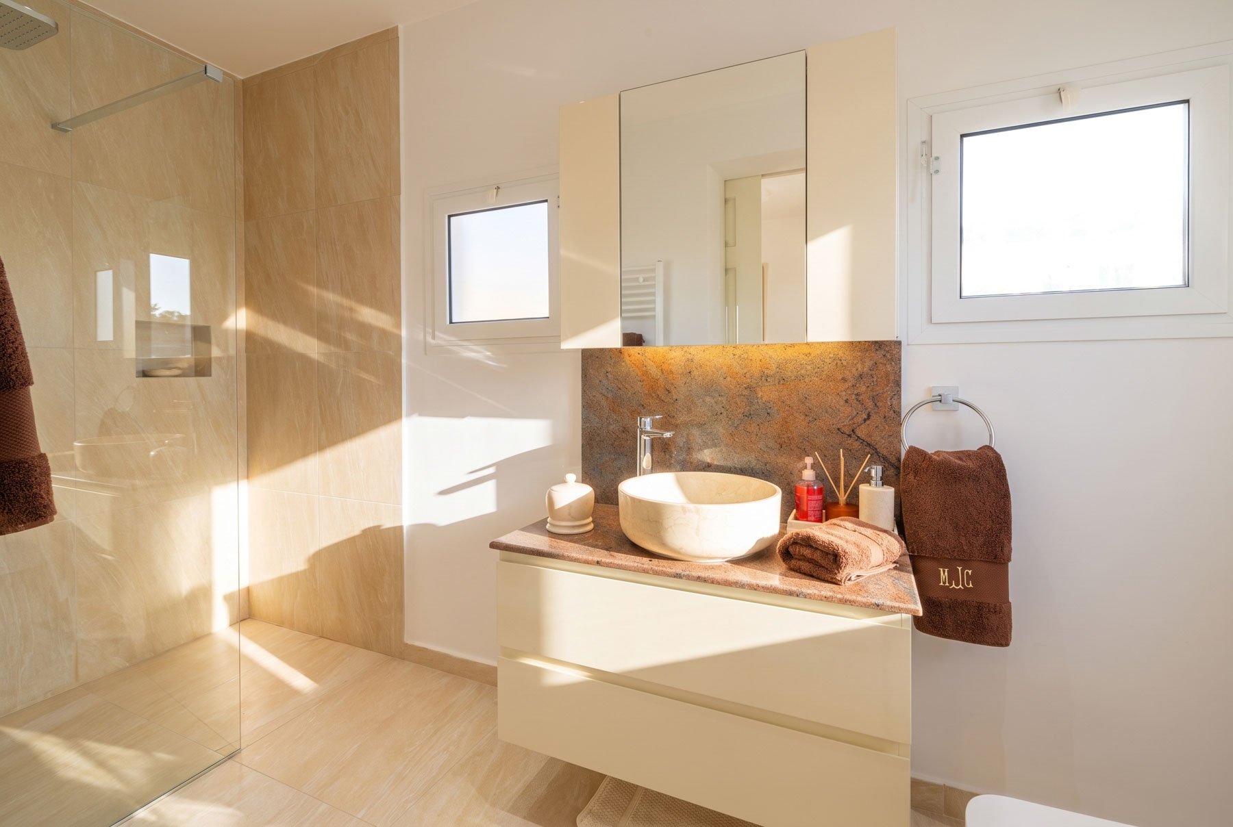  Contemporary 3+1 Bedroom Bungalow with Sea Views in Pegeia, Pafos - 物件實景