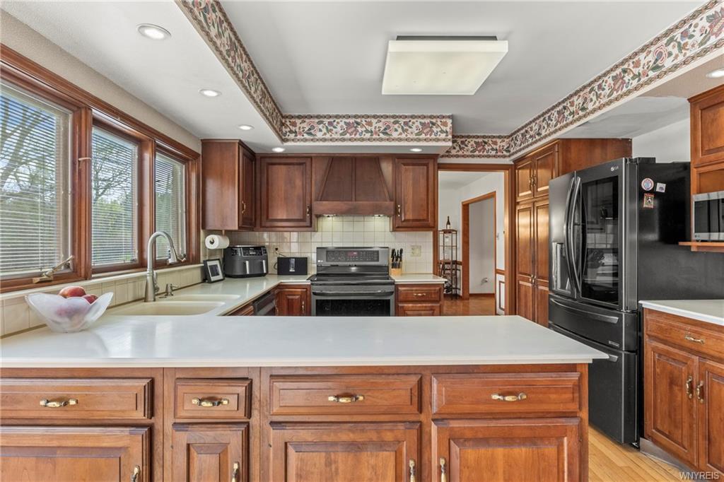 Lewiston, New York, 14092, United States, 5 Bedrooms Bedrooms, ,3 BathroomsBathrooms,Residential,For Sale,1849954