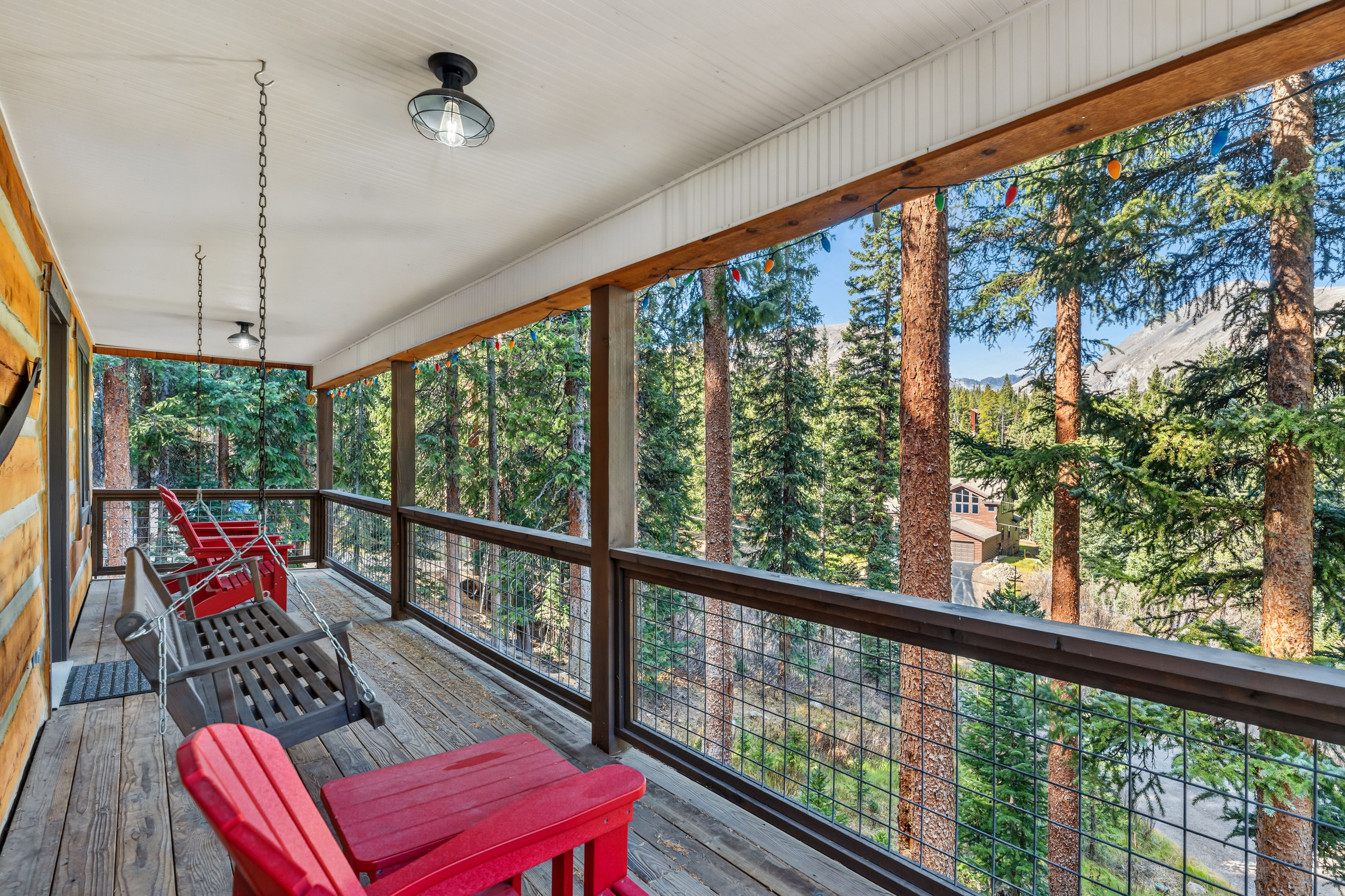  Cozy Cabin 1/2 Acre Backing to National Forest and Minutes from Main Street - 物件實景