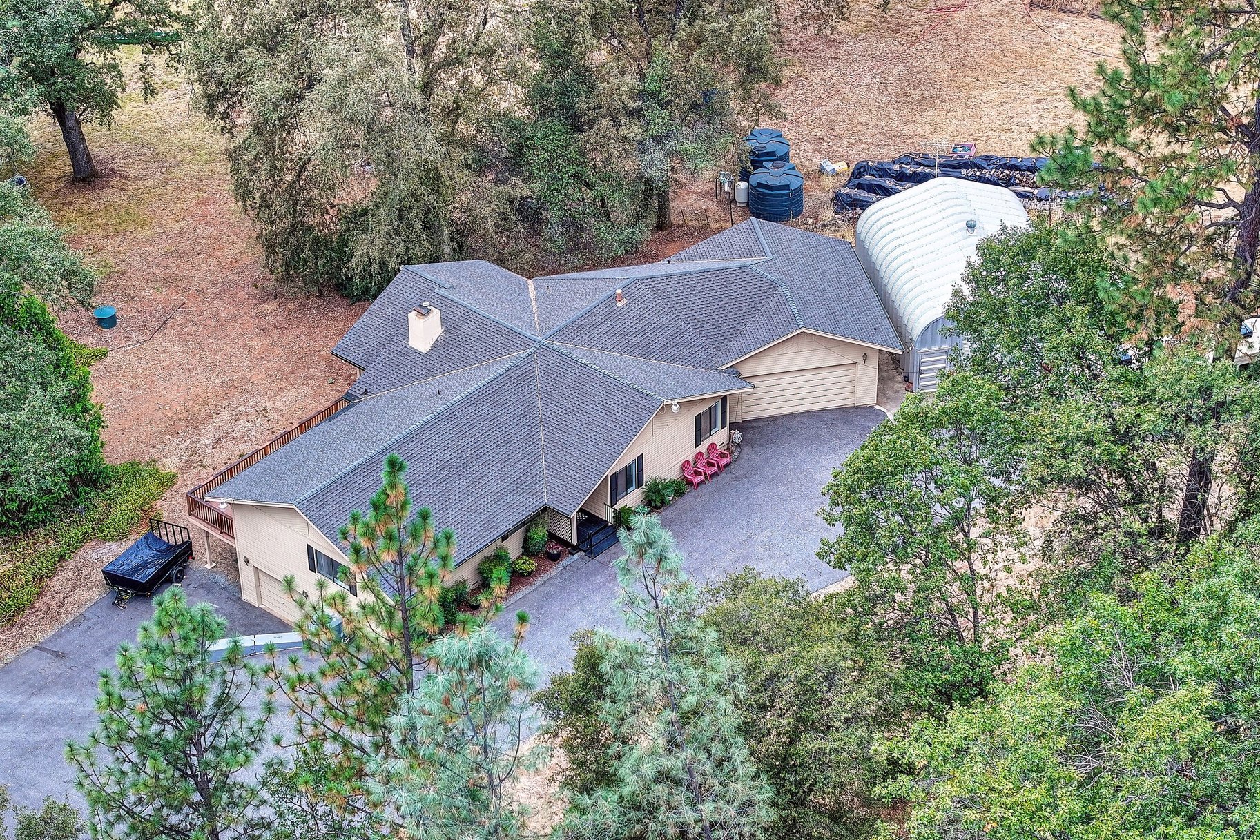  Spacious Grass Valley Country Property, 5 acres, shop and pond - 物件實景