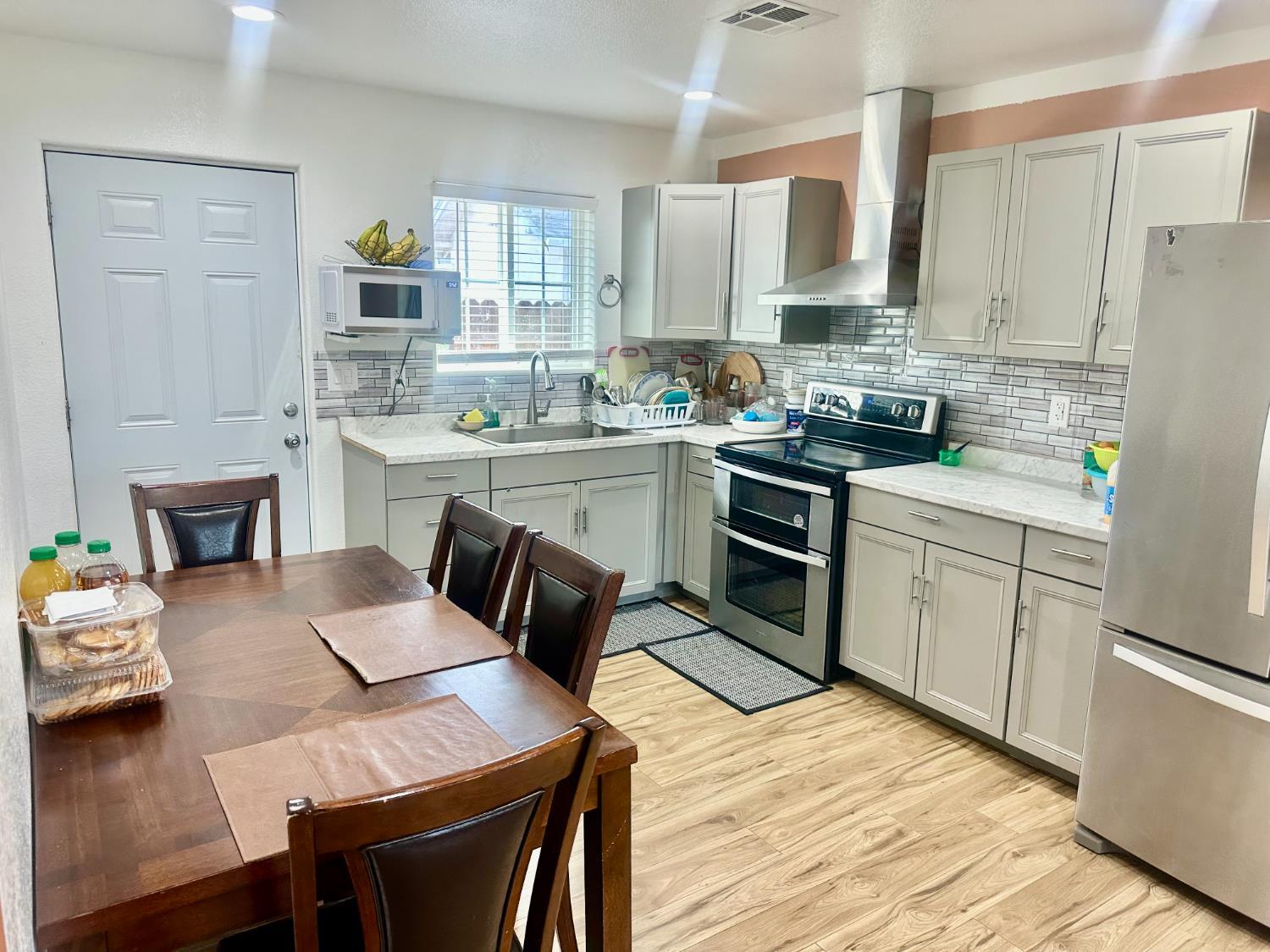 Lodi, California, 95240, United States, 3 Bedrooms Bedrooms, ,2 BathroomsBathrooms,Residential,For Sale,2009722