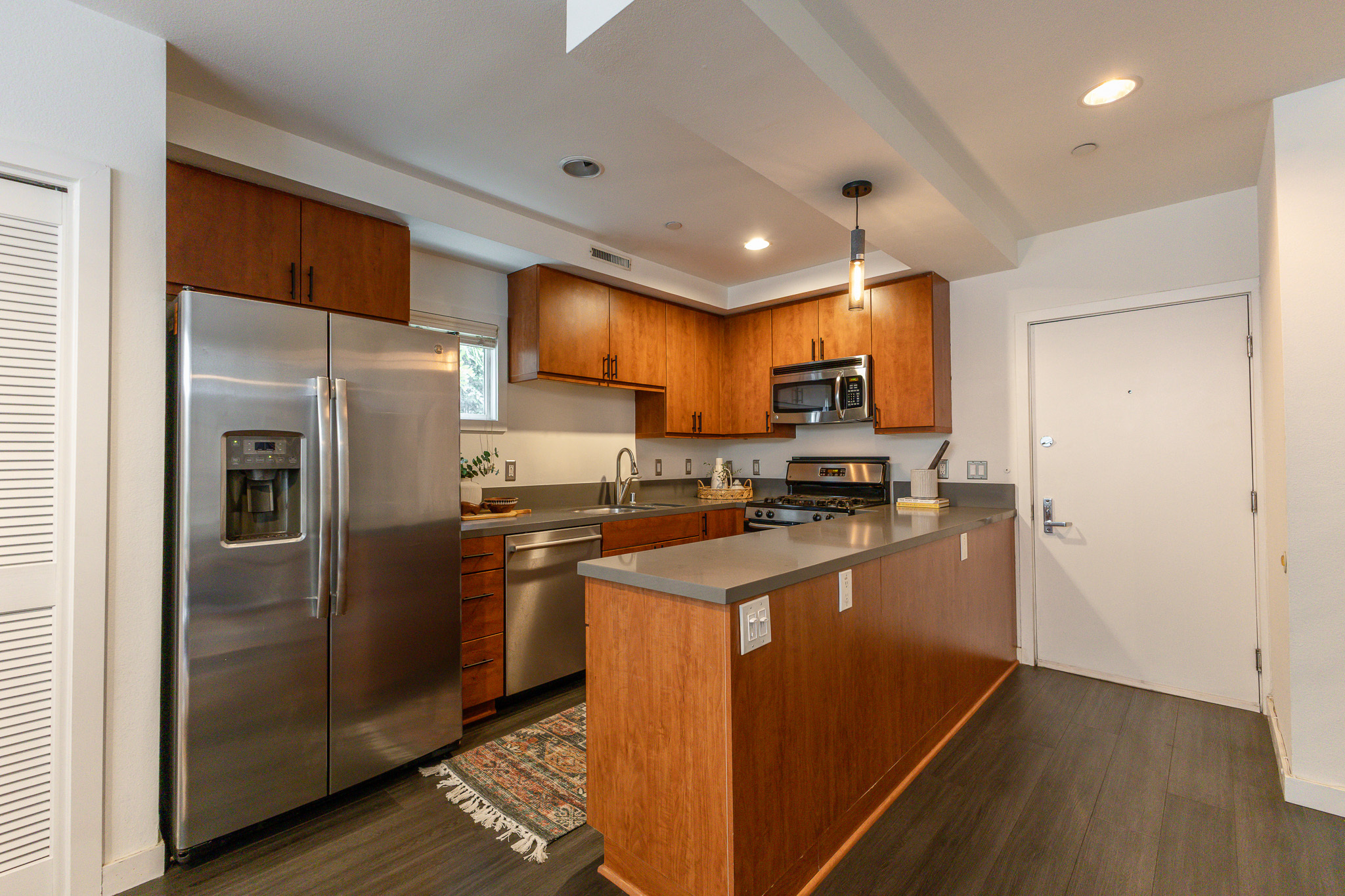  10735 Bloomfield Street, #5 - 物件實景