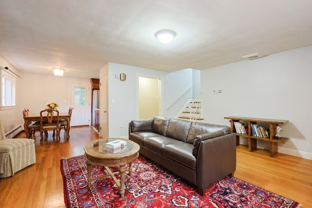 Swampscott, Massachusetts, 01907, United States, 3 Bedrooms Bedrooms, ,2 BathroomsBathrooms,Residential,For Sale,1984314