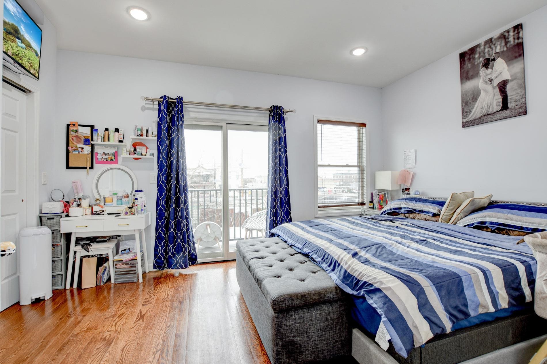 Bayonne, New Jersey, 07002, United States, 7 Bedrooms Bedrooms, ,5 BathroomsBathrooms,Residential,For Sale,1907714