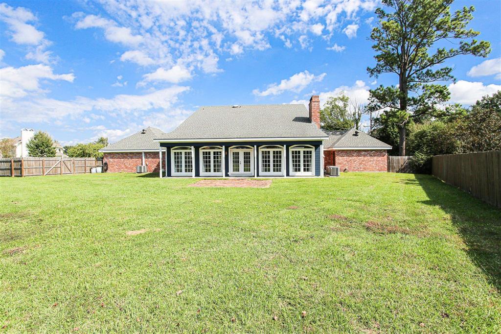 Lake Charles, Louisiana, 70605, United States, 4 Bedrooms Bedrooms, ,4 BathroomsBathrooms,Residential,For Sale,1979416