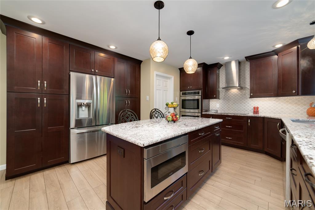 Chesterfield, Missouri, 63017, United States, 4 Bedrooms Bedrooms, ,3 BathroomsBathrooms,Residential,For Sale,1966337