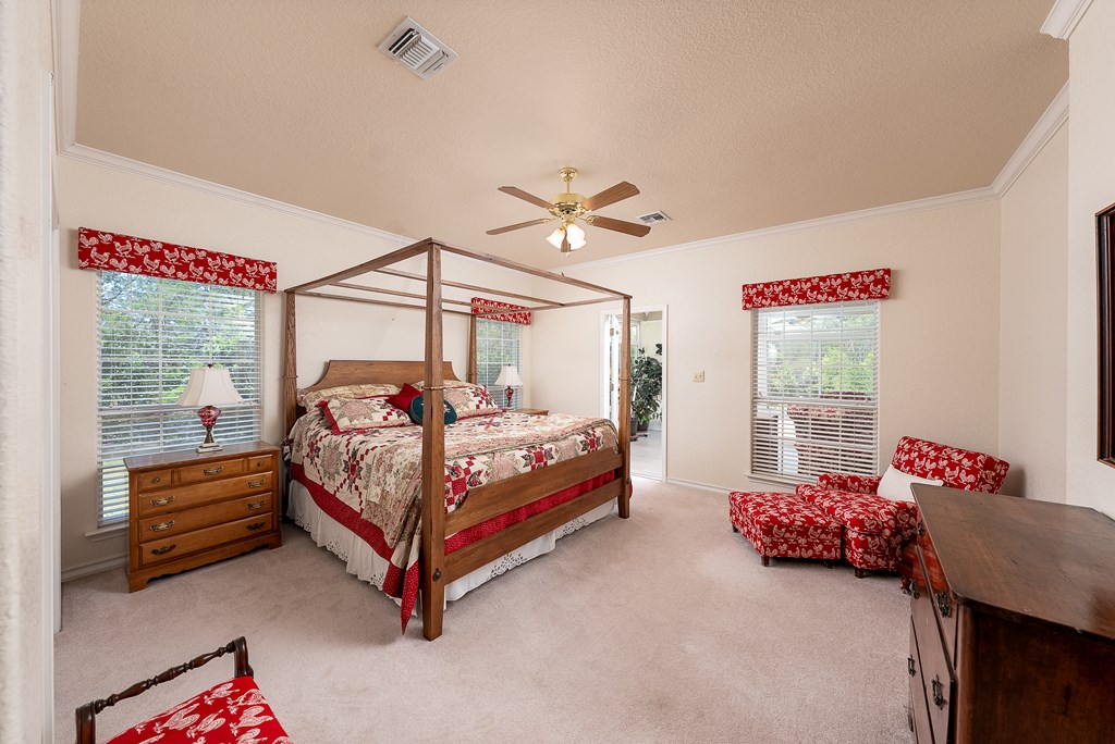 Kerrville, Texas, 78028, United States, 4 Bedrooms Bedrooms, ,4 BathroomsBathrooms,Residential,For Sale,1710846
