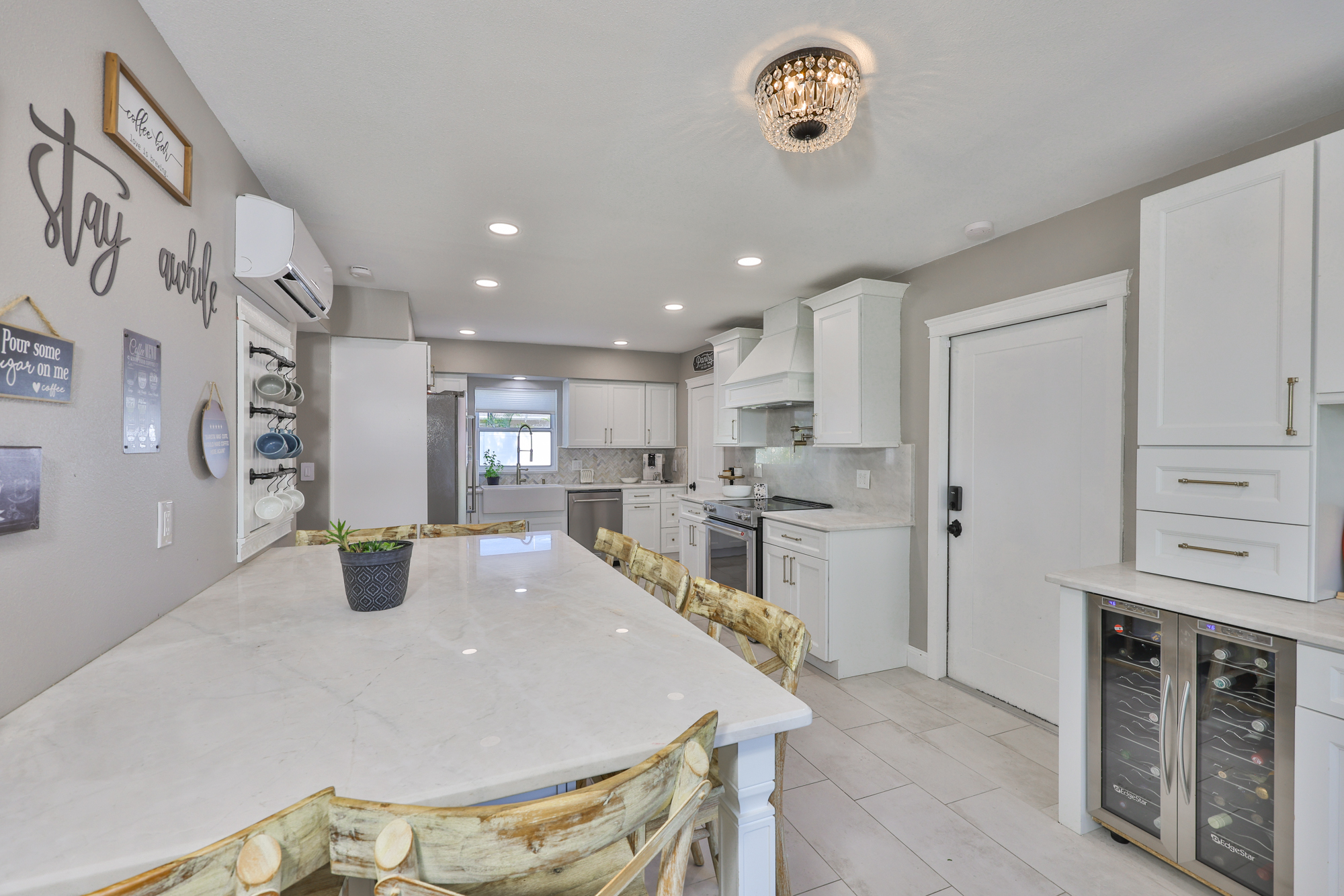 Seminole, Florida, 33772, United States, 3 Bedrooms Bedrooms, ,2 BathroomsBathrooms,Residential,For Sale,1978971