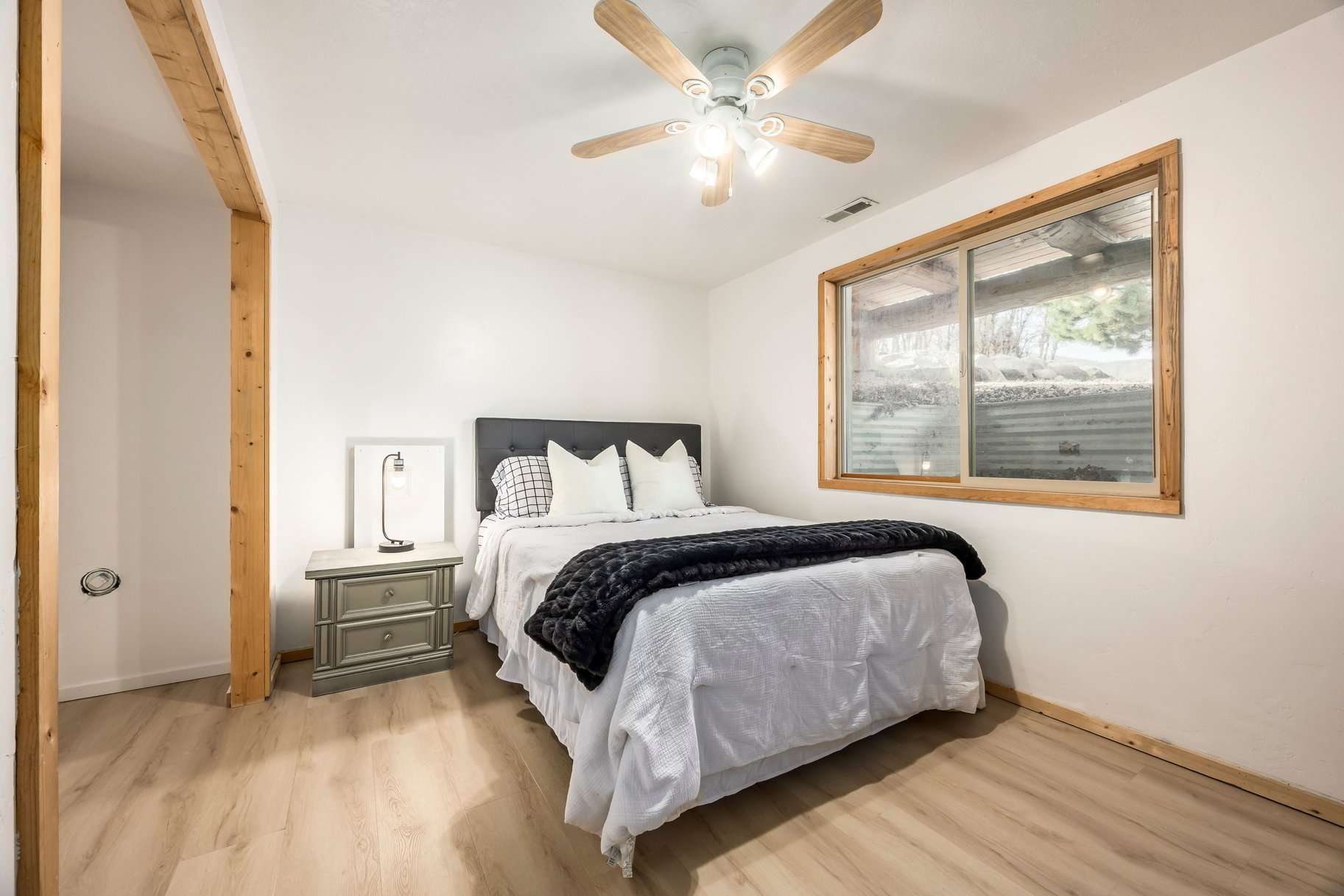  Modernized Timberlakes Cabin Home - 物件實景