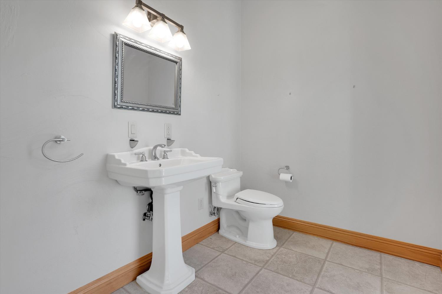 Stevinson, California, 95374, United States, 4 Bedrooms Bedrooms, ,3 BathroomsBathrooms,Residential,For Sale,2000043