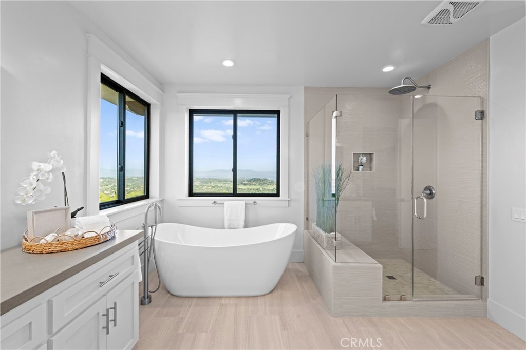 Murrieta, California, 92562, United States, 4 Bedrooms Bedrooms, ,4 BathroomsBathrooms,Residential,For Sale,1991756