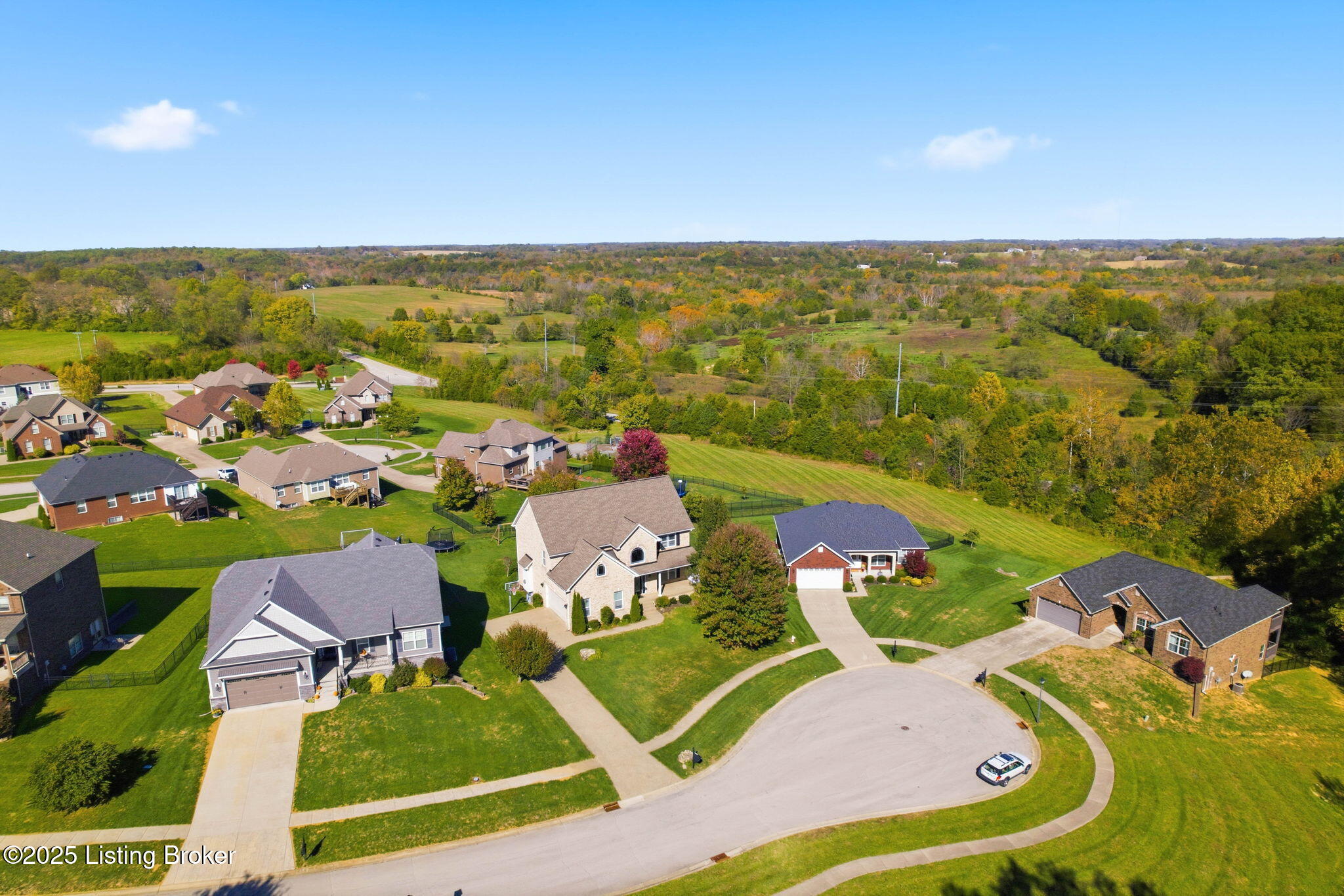 La Grange, Kentucky, 40031, United States, 5 Bedrooms Bedrooms, ,4 BathroomsBathrooms,Residential,For Sale,1971685