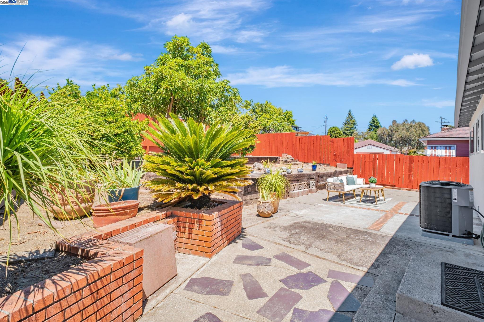 Castro Valley, California, 94546, United States, 3 Bedrooms Bedrooms, ,2 BathroomsBathrooms,Residential,For Sale,1901037