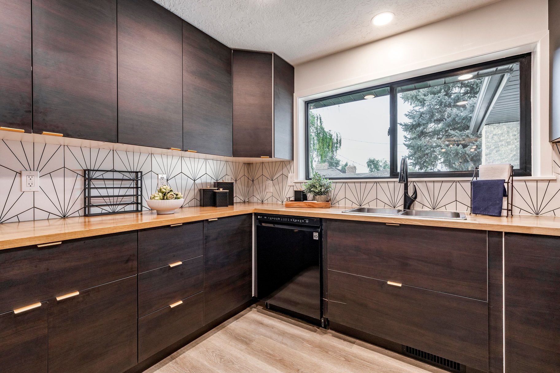  Private 0.34-Acre Modern Murray Rambler - 物件實景